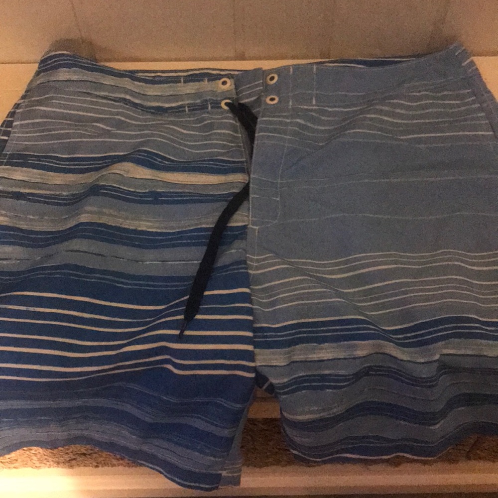 Men’s swim shorts